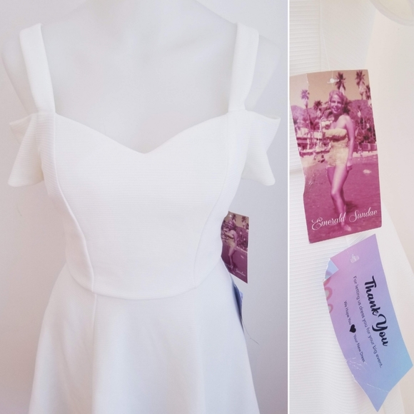 ✨NWT✨EMERALD SUNDAE Juniors' Cold-Shoulder Dress S - Picture 4 of 4